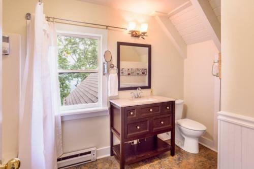 Dovetail Lodge Home