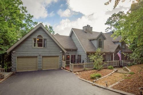 Dovetail Lodge Home