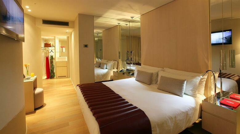 Hotel Cram