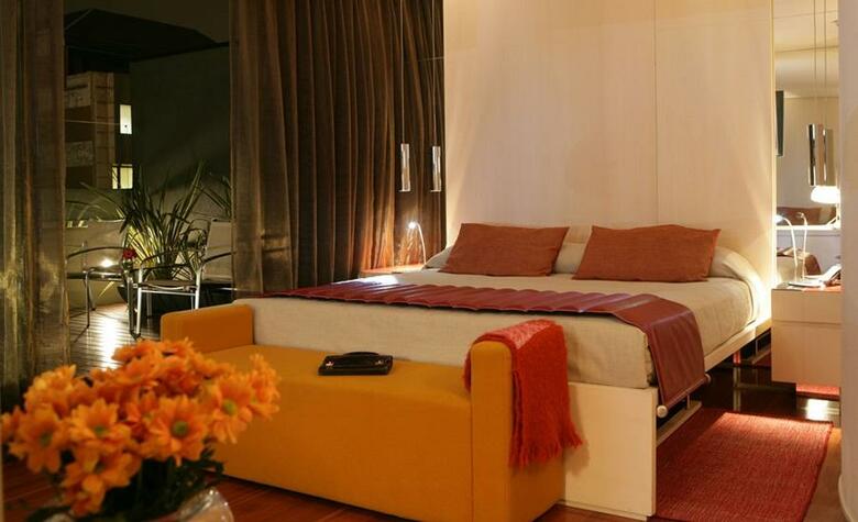 Hotel Cram