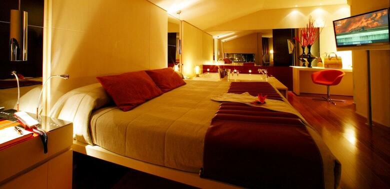 Hotel Cram