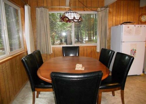 Hicks Tree Fort-3 Bedroom Cabin