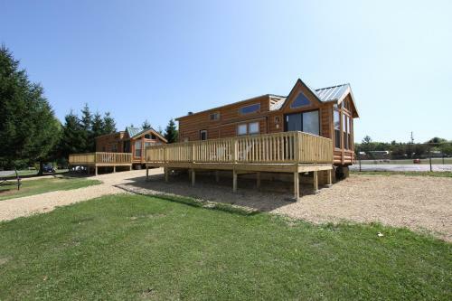 Lakeland Rv Campground Loft Cabin 3