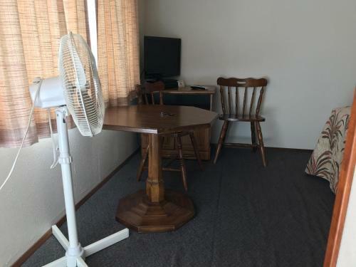 Far West Motel