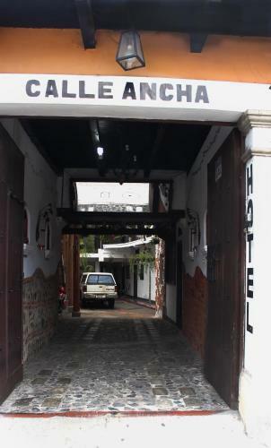Hotel Calle Ancha