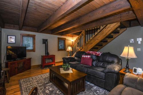 Hideaway Two-bedroom Cottage