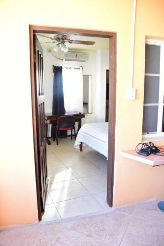 Hostal Bella Sombra Guest House Downtown