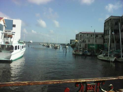 Hostal Bella Sombra Guest House Downtown
