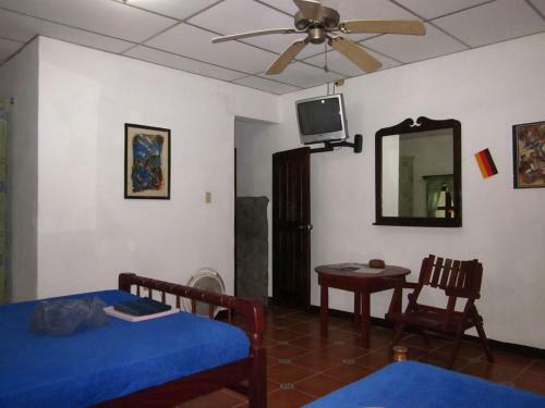 Hostal Charly�s Guest House