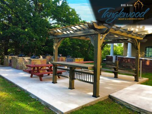 Hotel Tanglewood Resort And Conference Center