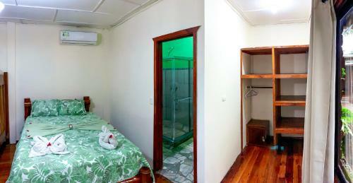 Las Cotingas Lodge