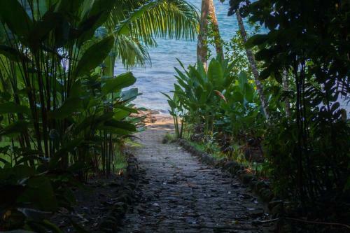 Las Caletas Lodge