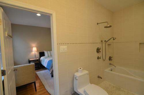 1424 Northwest Townhome #1042 Townhouse