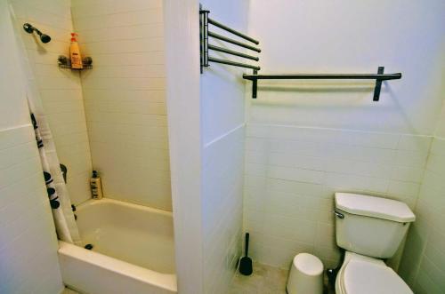 1331 Northwest Apartment #1065 Apts