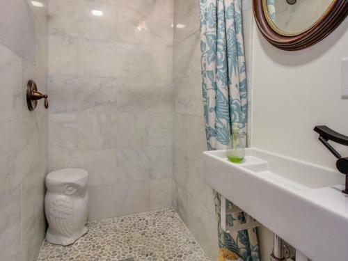 Chic Antique In Wellfleet Village