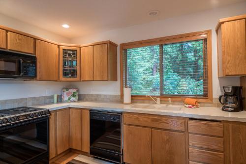 Mt Hood Retreat-4.5 Bedroom