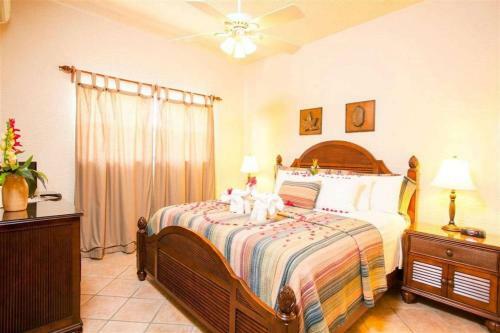 Hotel Clarion Suites Roatan At Pineapple Villas