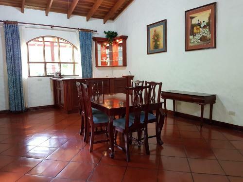 Hotel Rio Perlas