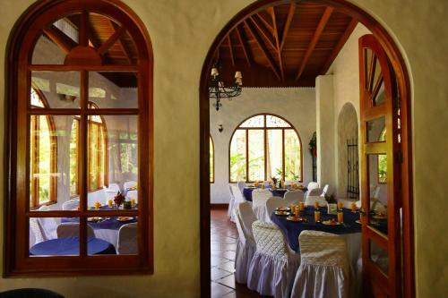 Hotel Rio Perlas