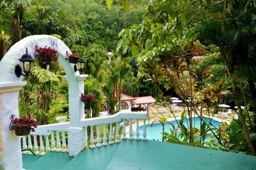 Hotel Rio Perlas