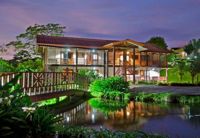 Hotel Monta�a De Fuego