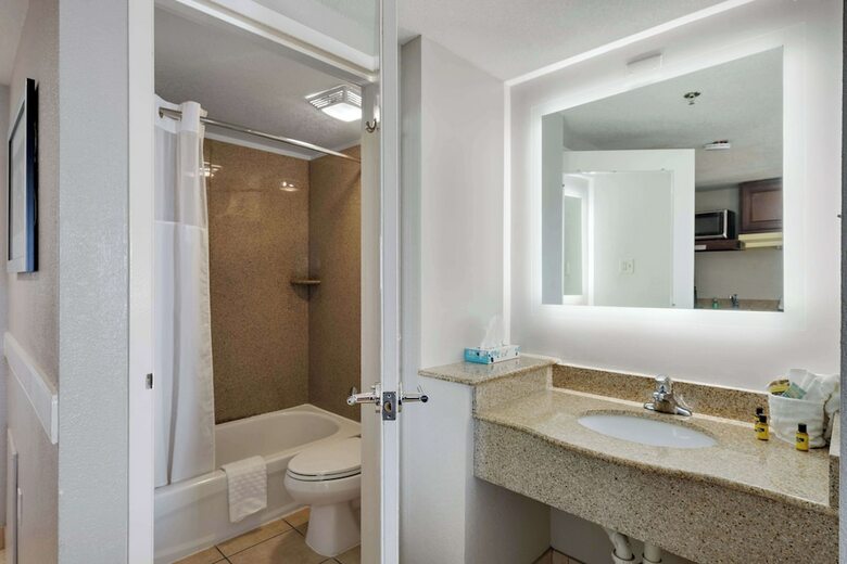 Hotel Best Western Plus Holiday Sands Inn & Suites
