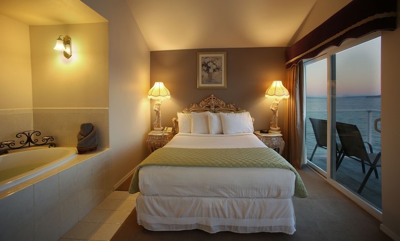 Hotel Tides Inn