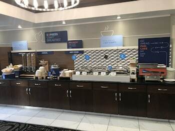 Hotel Holiday Inn Express & Suites Greenfield