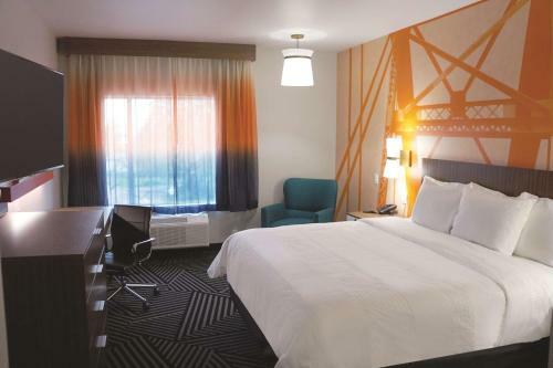 Hotel La Quinta By Wyndham Waco Baylor Downtown
