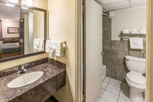 Hotel Econo Lodge Inn & Suites Newton
