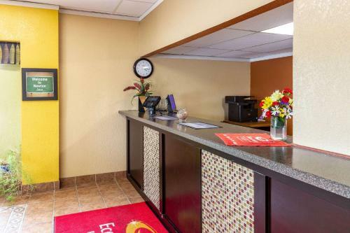 Hotel Econo Lodge Inn & Suites Newton