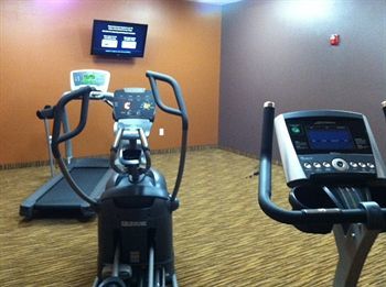 Hotel Boulders Inn & Suites - Newton