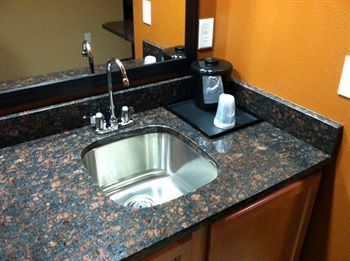 Hotel Boulders Inn & Suites - Newton