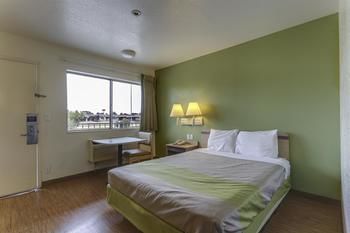 Motel 6 Baton Rouge - Port Allen