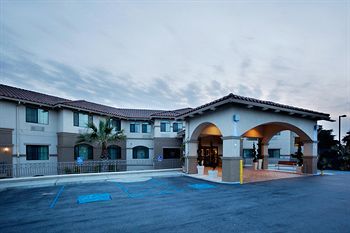 Holiday Inn Express Hotel & Suites Marina