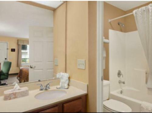 Hotel Baymont Inn & Suites - Roanoke Rapids