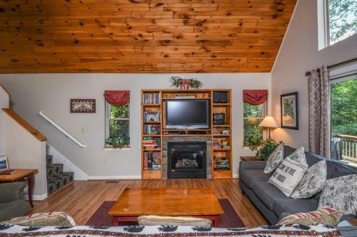 Timberwolf Five-bedroom Holiday Home