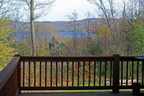 Timberwolf Five-bedroom Holiday Home
