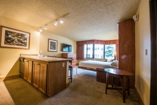The Grand Lodge Hotel And Suites