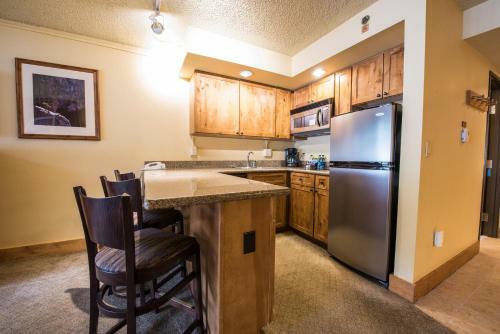 The Grand Lodge Hotel And Suites