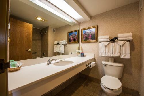 The Grand Lodge Hotel And Suites