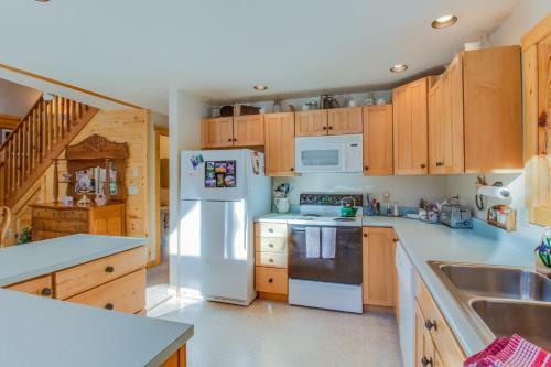 Capen Mountain Cabin
