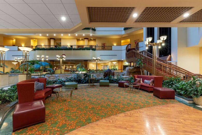 Hotel Wyndham Grand Oklahoma City Downtown