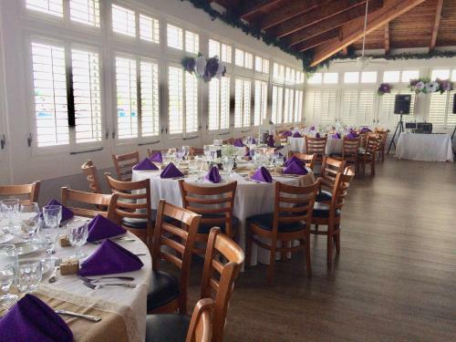 Hotel Pirate's Cove Resort And Marina - Stuart