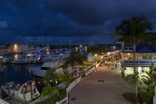 Hotel Pirate's Cove Resort And Marina - Stuart