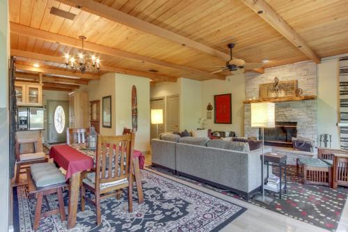 Shanti River House - Near La Pine State Park
