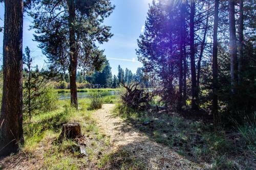 Shanti River House - Near La Pine State Park