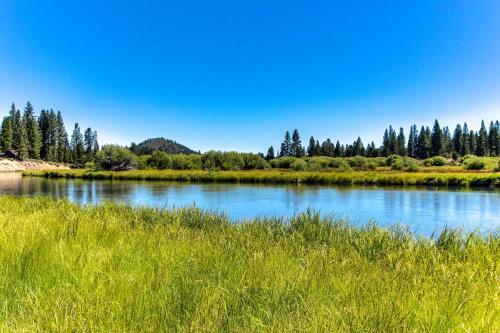 Shanti River House - Near La Pine State Park