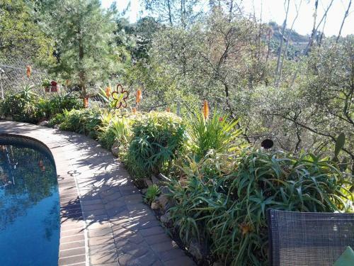 Hostal Rainbow Inn Bed And Breakfast