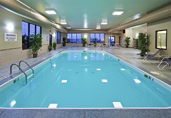 Holiday Inn Express Hotel & Suites Findlay